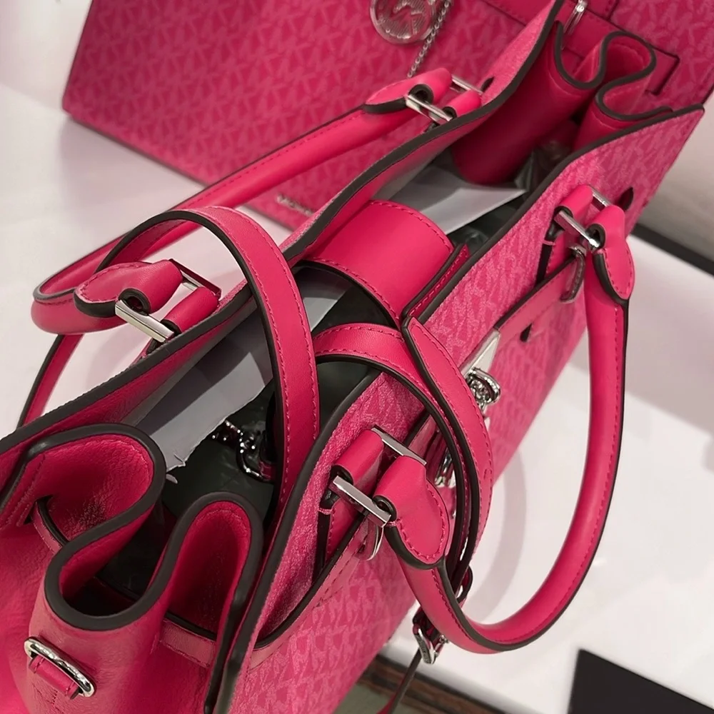 Michael Kors Hamilton Medium Signature Logo Satchel
Dragonfruit
NWT - Picture 7 of 16